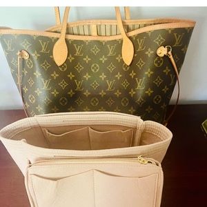 Louis Vuitton neverfull mm bag with dust bag.